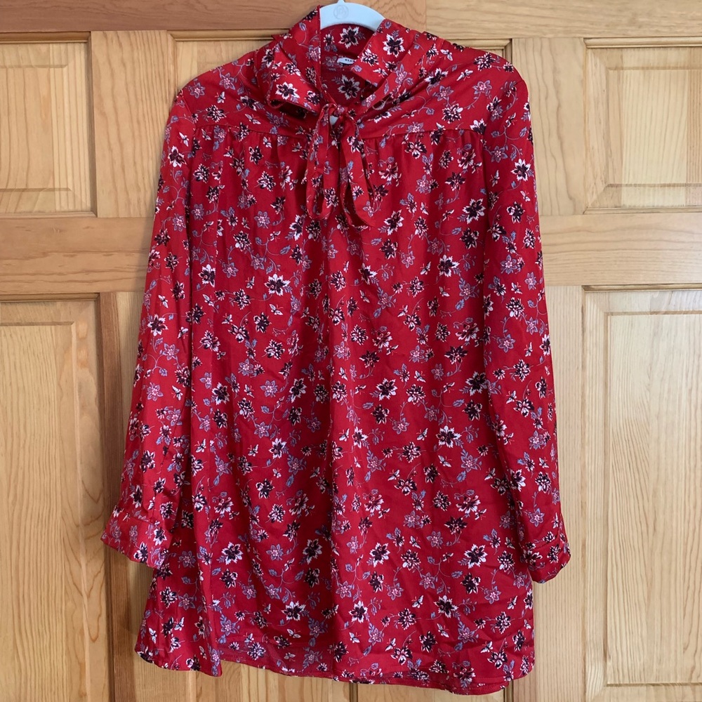 GLAMOROUS red floral petite dress w/ front tie-bow